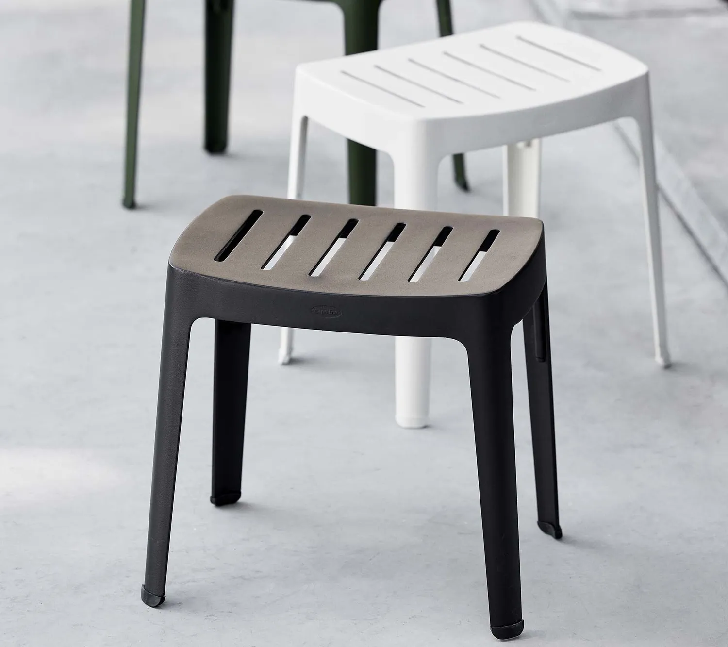Cane-Line Cut skammel white aluminium dark grey