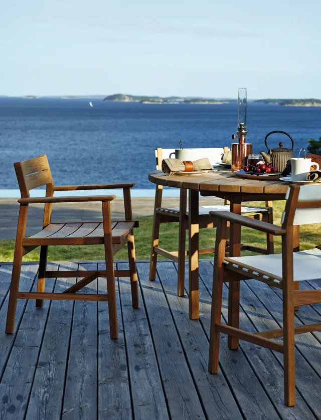 Skargaarden Djurö spisebord rundt teak til haven