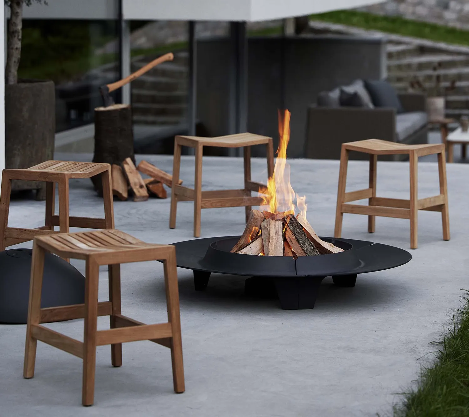 Cane-Line Flip skammel teak Grade A stabelbar