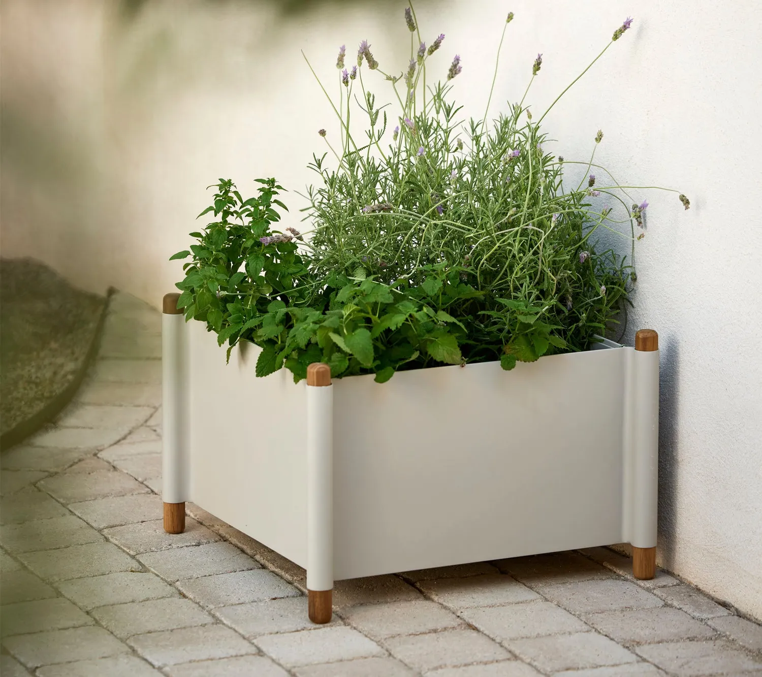 Cane-Line Sticks plantekasse teak lava grey udendørs