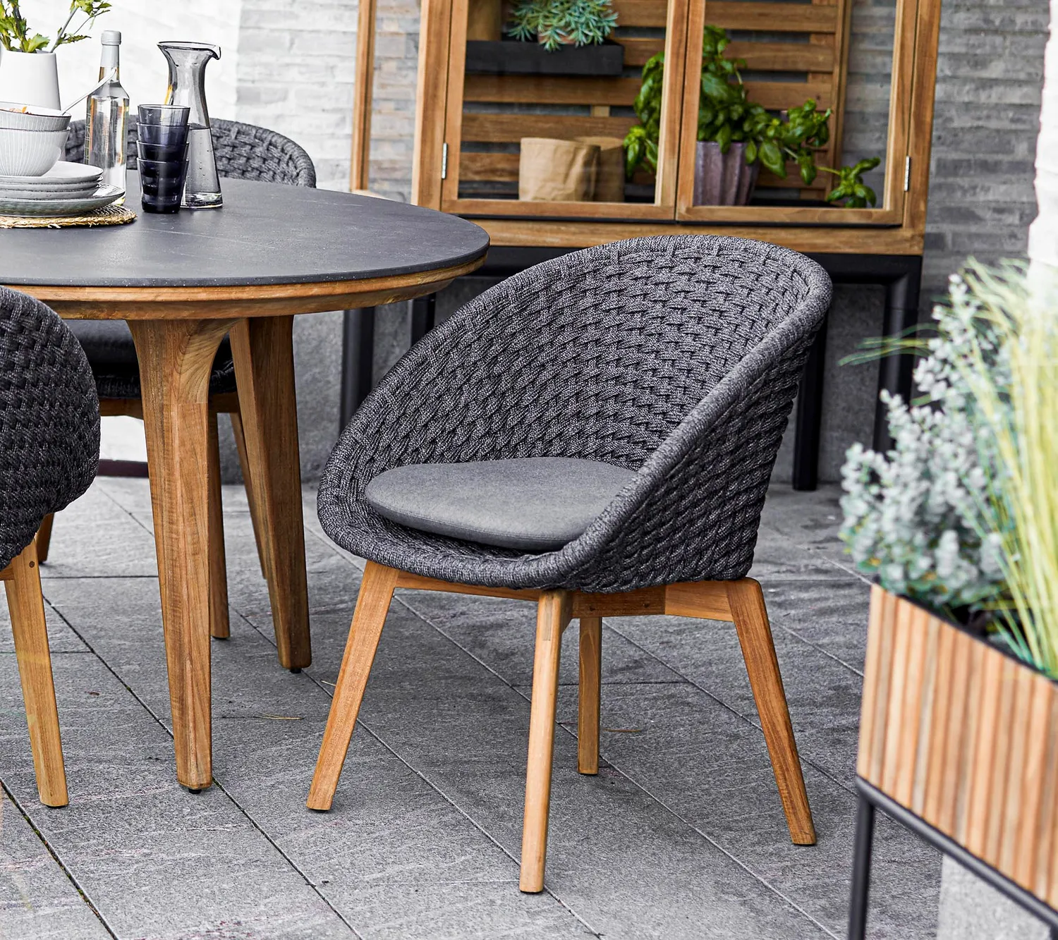 Cane-Line Peacock spisestol dark grey teak