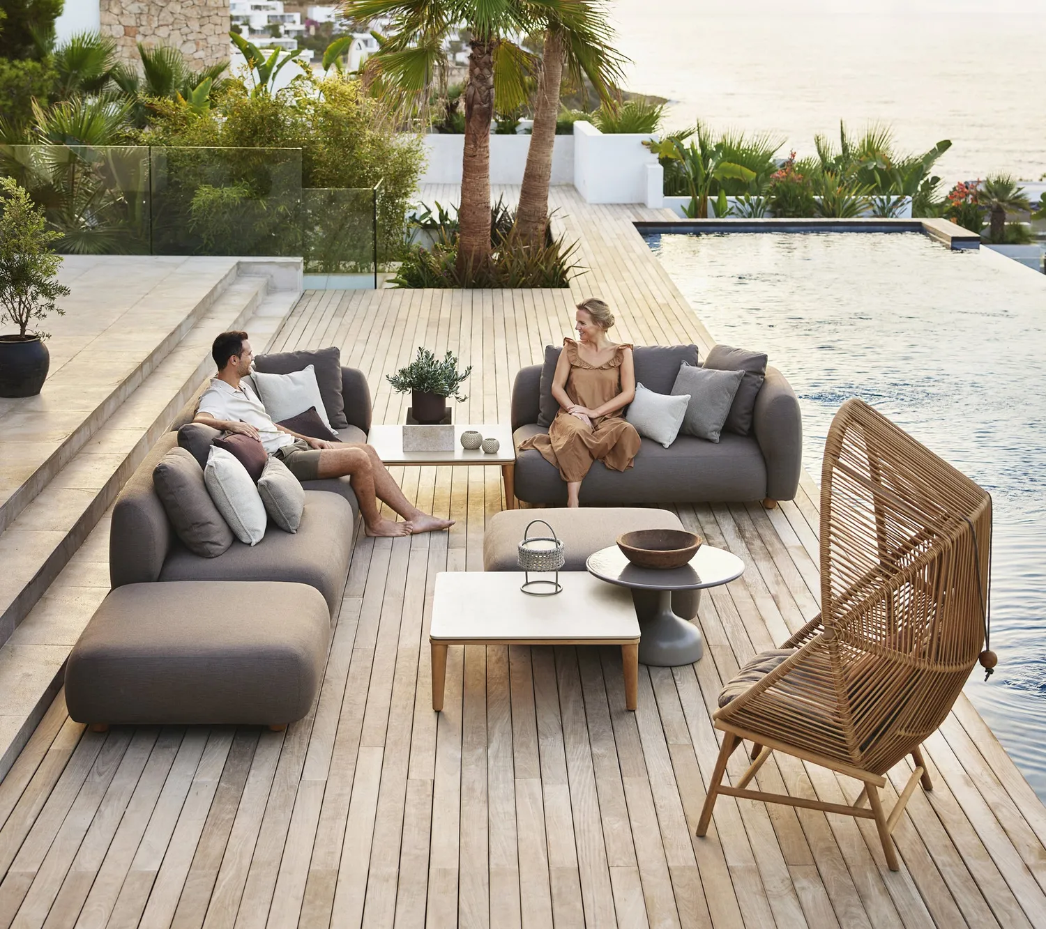 Cane-Line Capture sofabord 85x85 teak keramik taupe