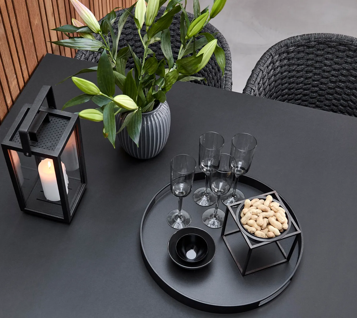 Cane-Line Club serveringsbakke Ø44 lava grey aluminium