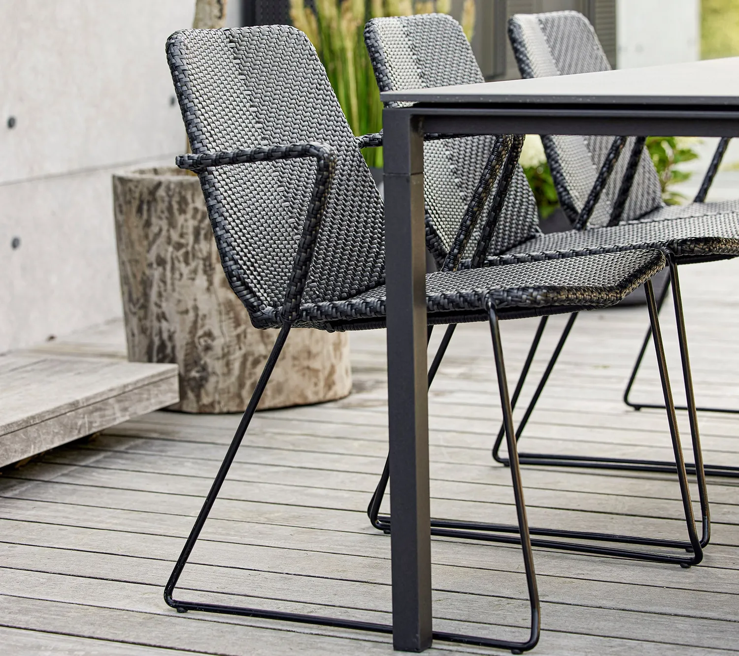 Cane-line Vision stol m/armlæn Black/graphite