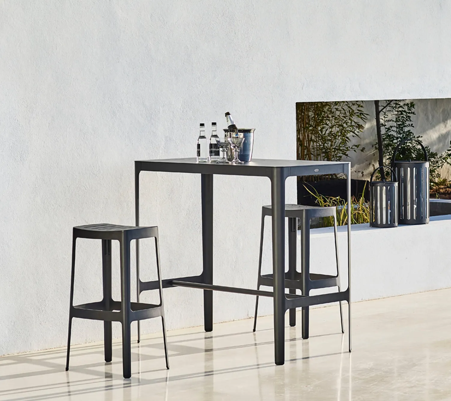 Cane-Line Cut barbord black aluminium 105 cm