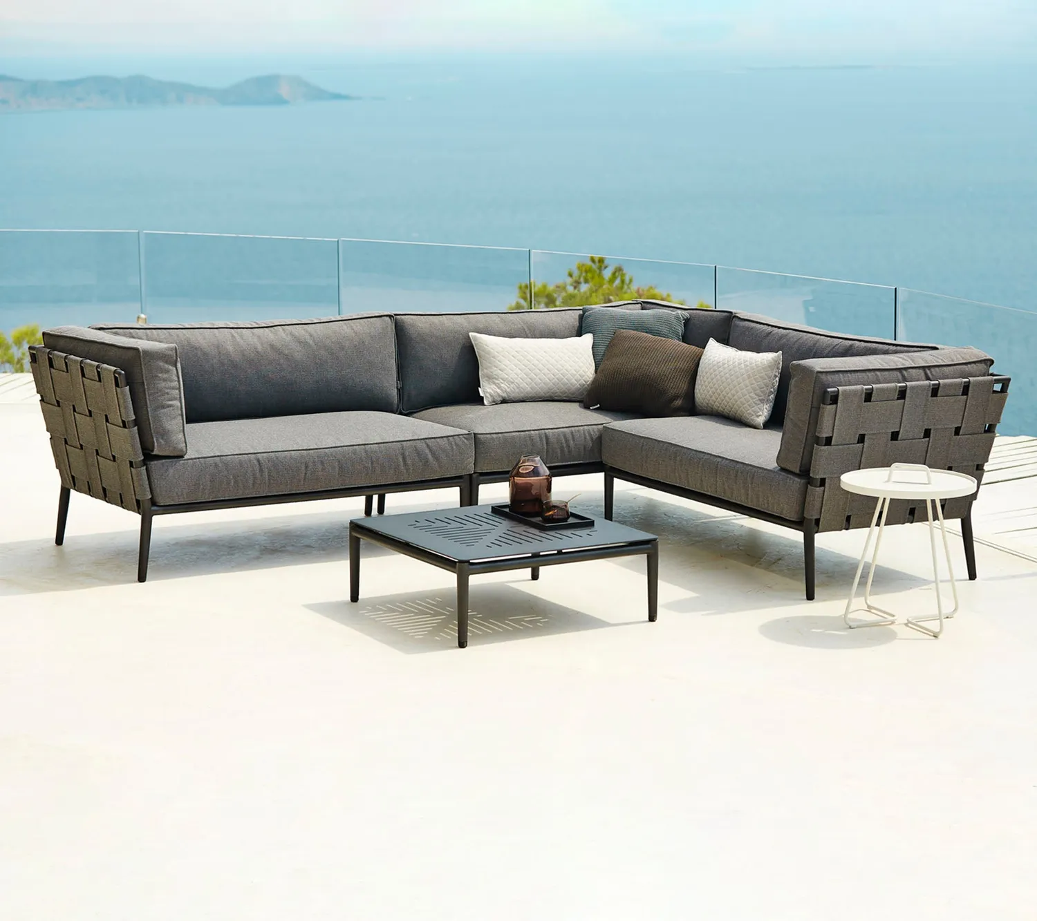 Cane-Line Conic sofabord light grey aluminium til lounge