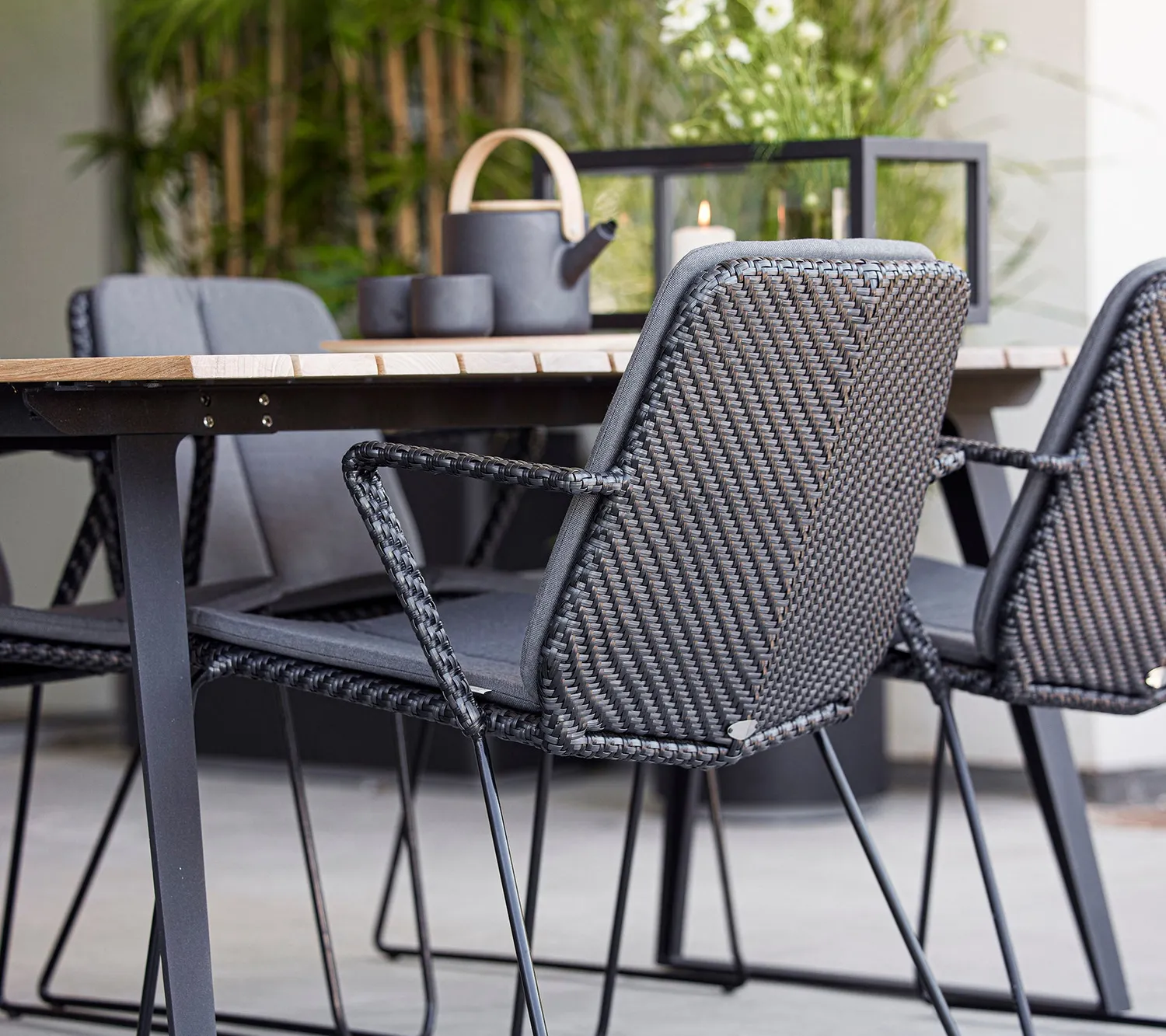 Cane-line Vision stol m/armlæn Black/graphite
