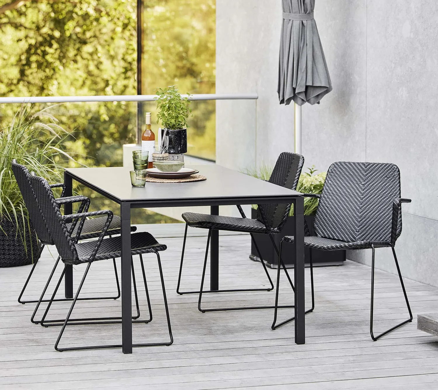 Cane-line Vision stol m/armlæn Black/graphite
