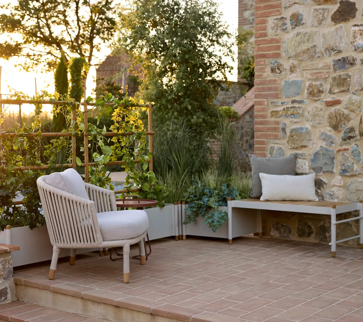 Cane-line Sticks plantekasse med espalier teak lava grey