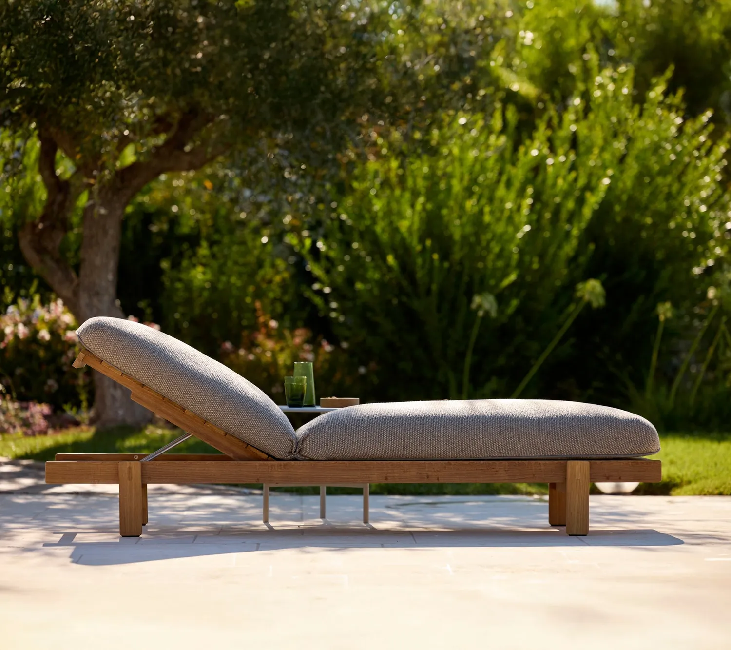 Cane-Line Vista solseng teak uden hynde til pool