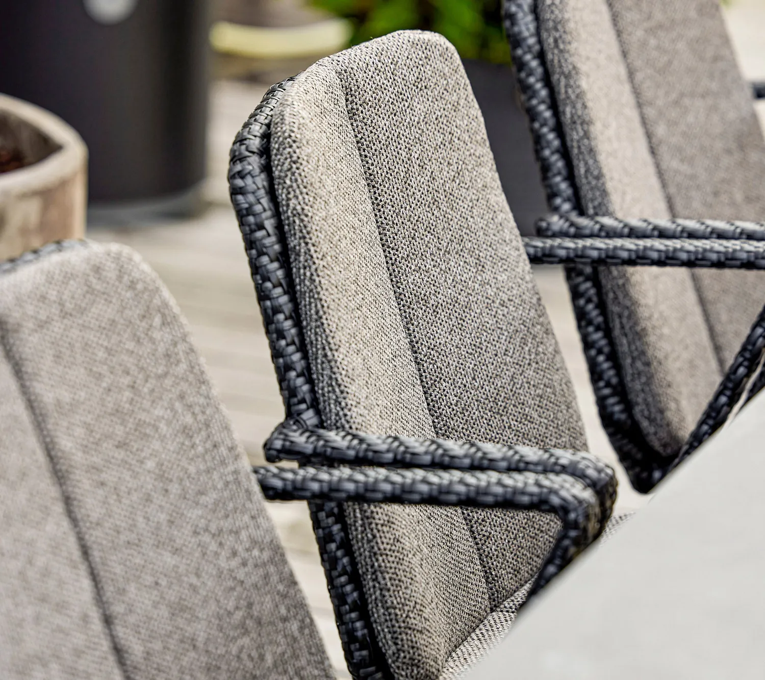Cane-line Vision stol m/armlæn Black/graphite