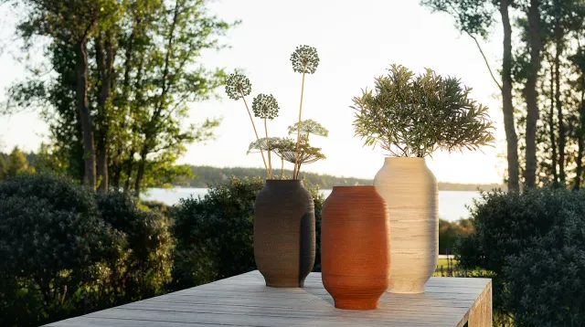 Skargaarden Skogsö vase lav terracotta ler