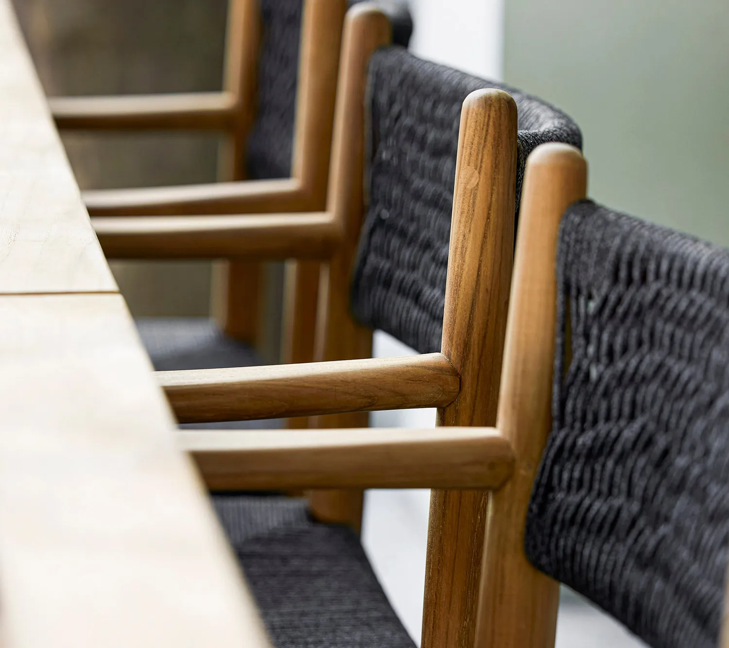 Cane-Line Royal spisebordsstol teak mørkegrå
