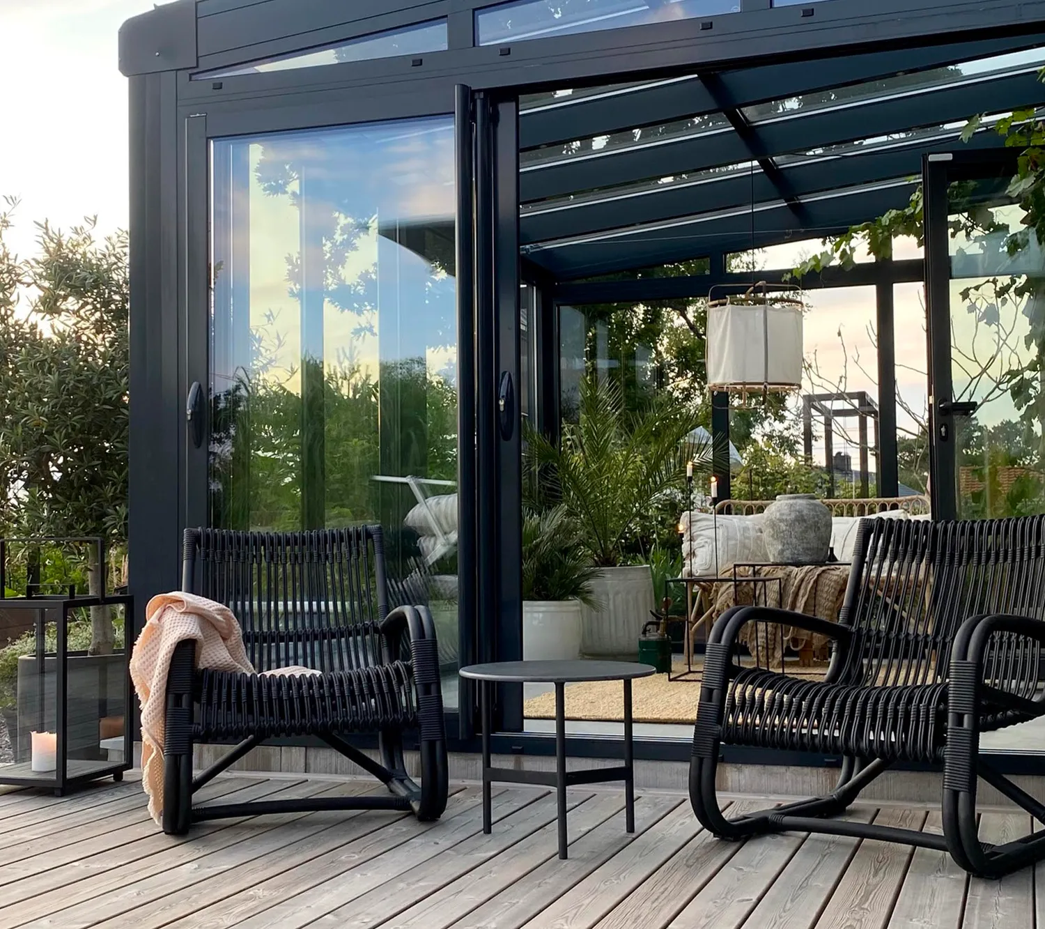 Cane-Line Curve loungestol lava grey aluminium