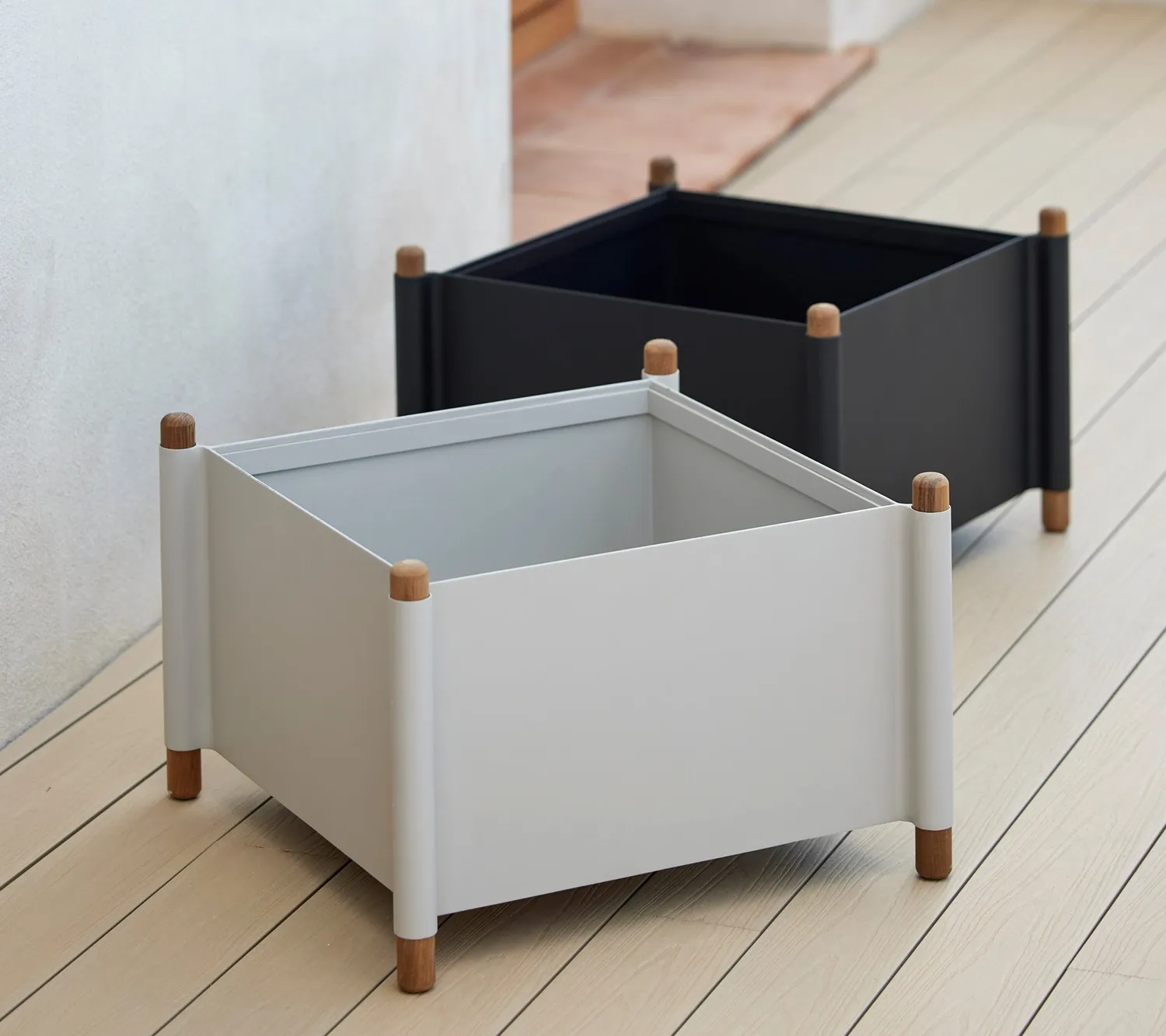 Cane-Line Sticks plantekasse teak lava grey udendørs
