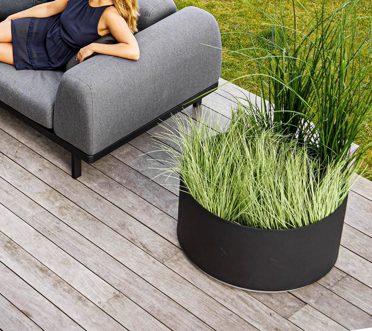 Cane-Line Grow Large plantekasse lava grey aluminium