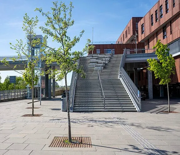 GH Form Dock-Line træhulsrist støbejern kvadratisk 1200-2100