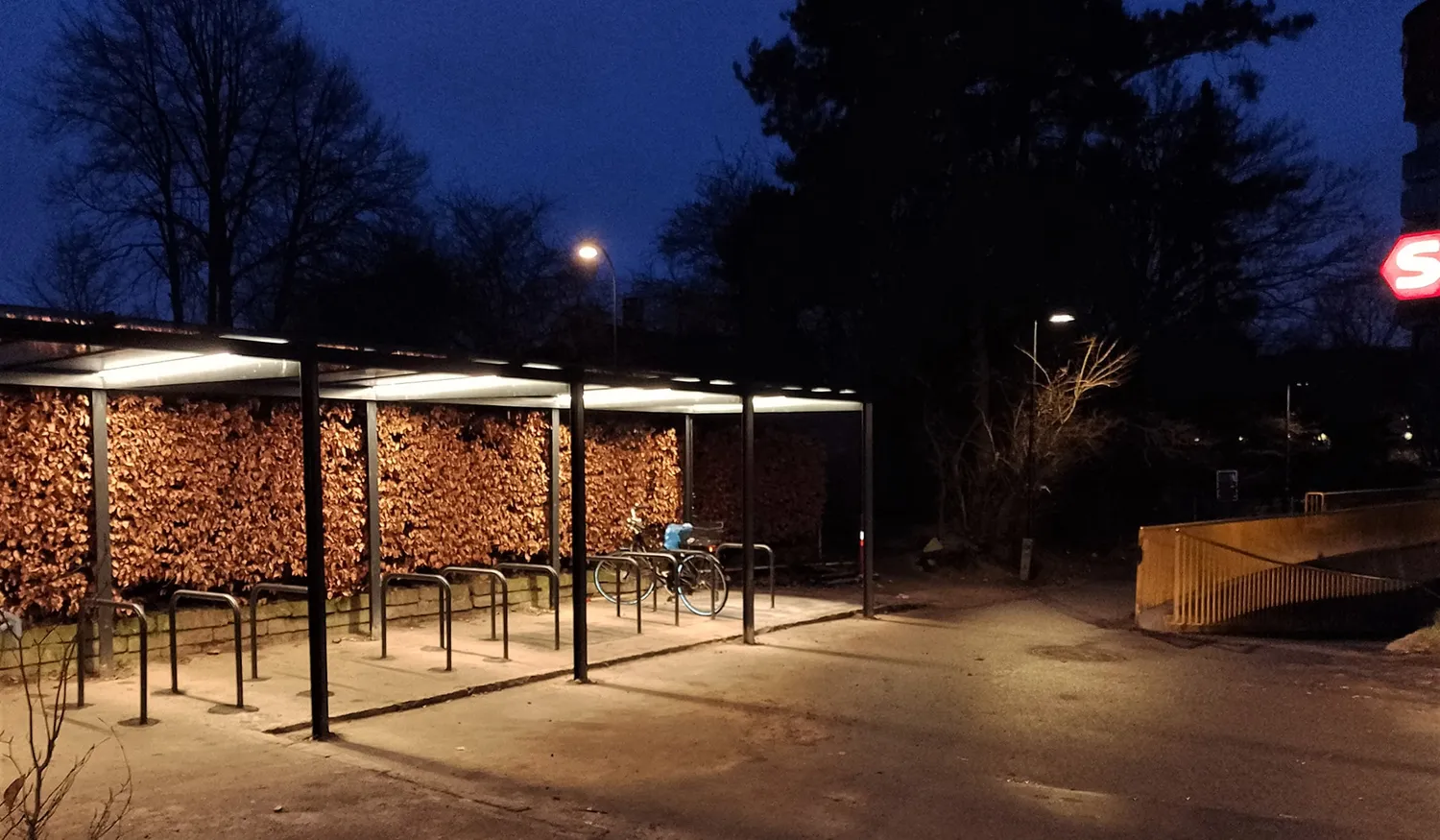 GH Form cykeloverdækning i stål og glas