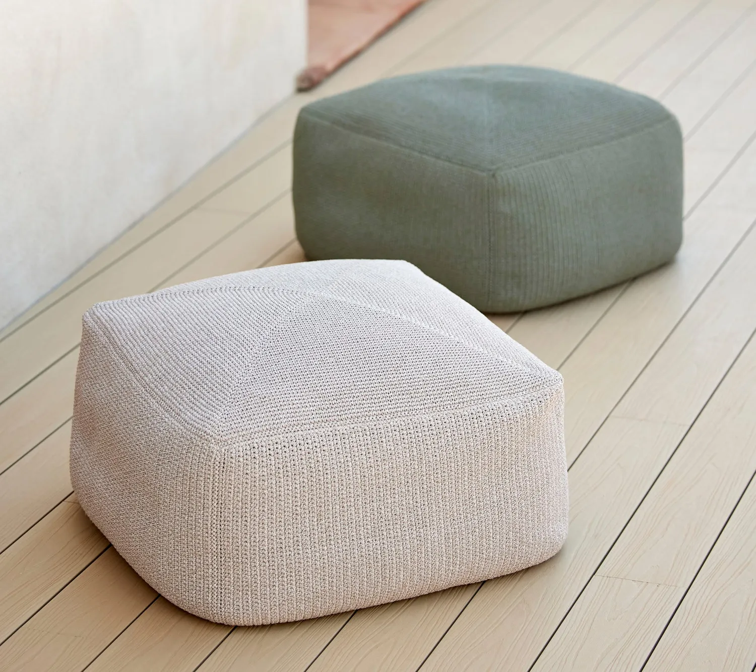 Cane-Line Divine fodskammel 60x60 cm turkis
