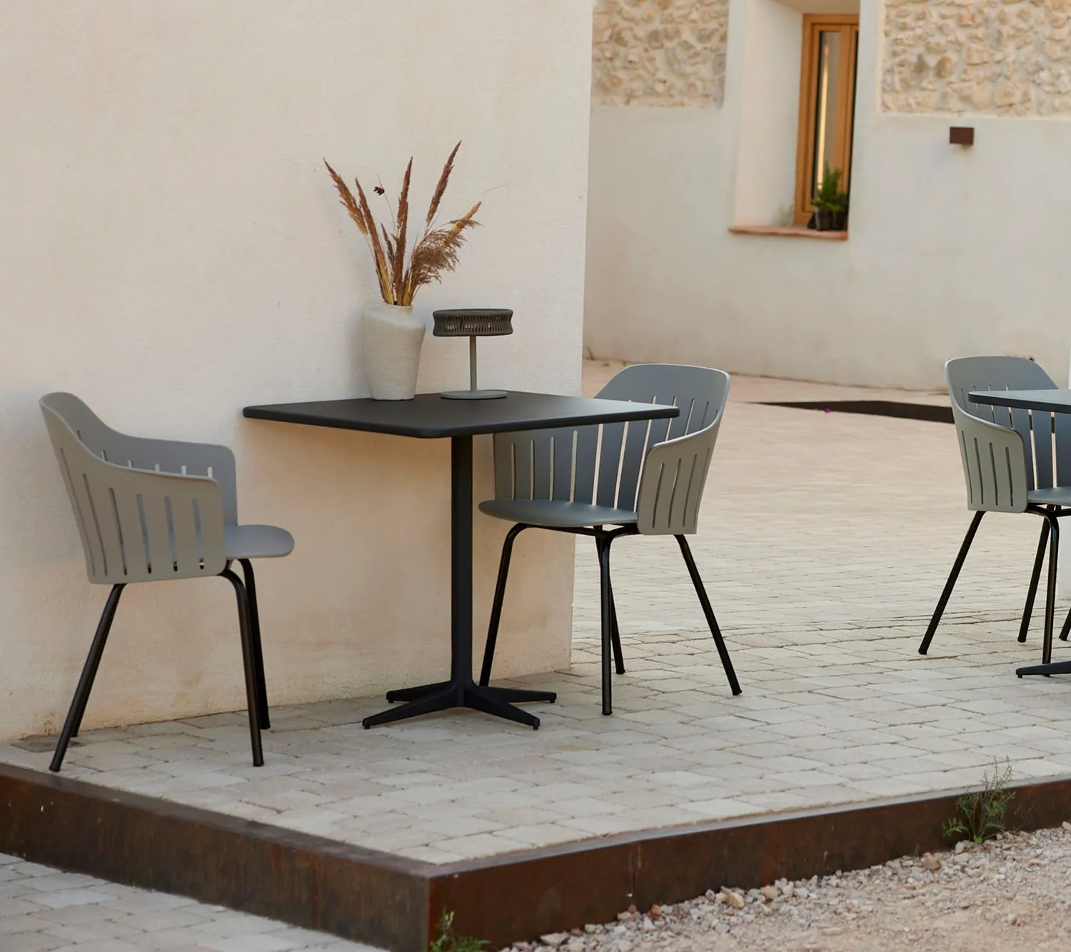 Cane-Line Drop cafébord 75x75 cm lava grey aluminium