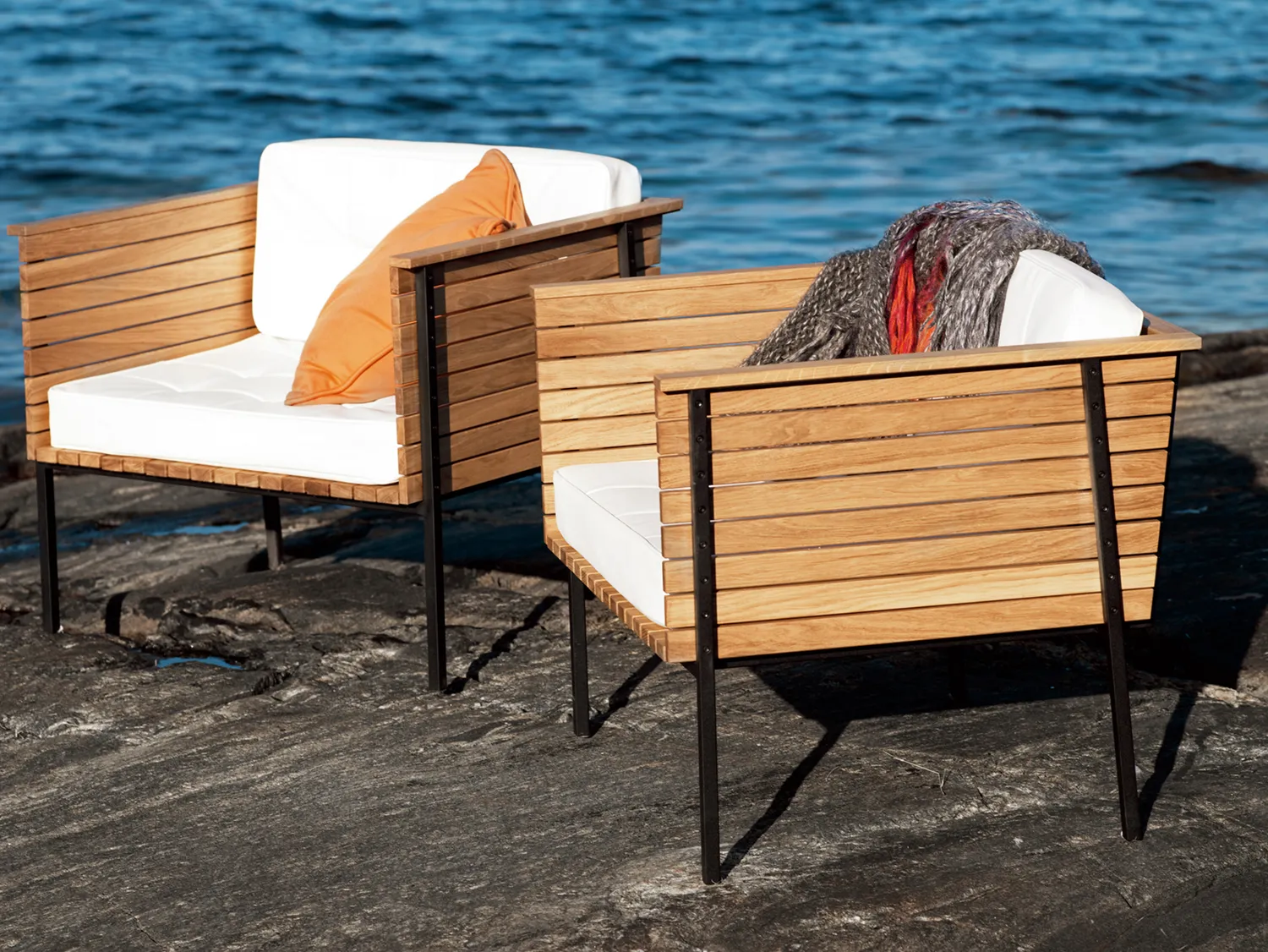 Skargaarden Häringe loungestol sort i teak