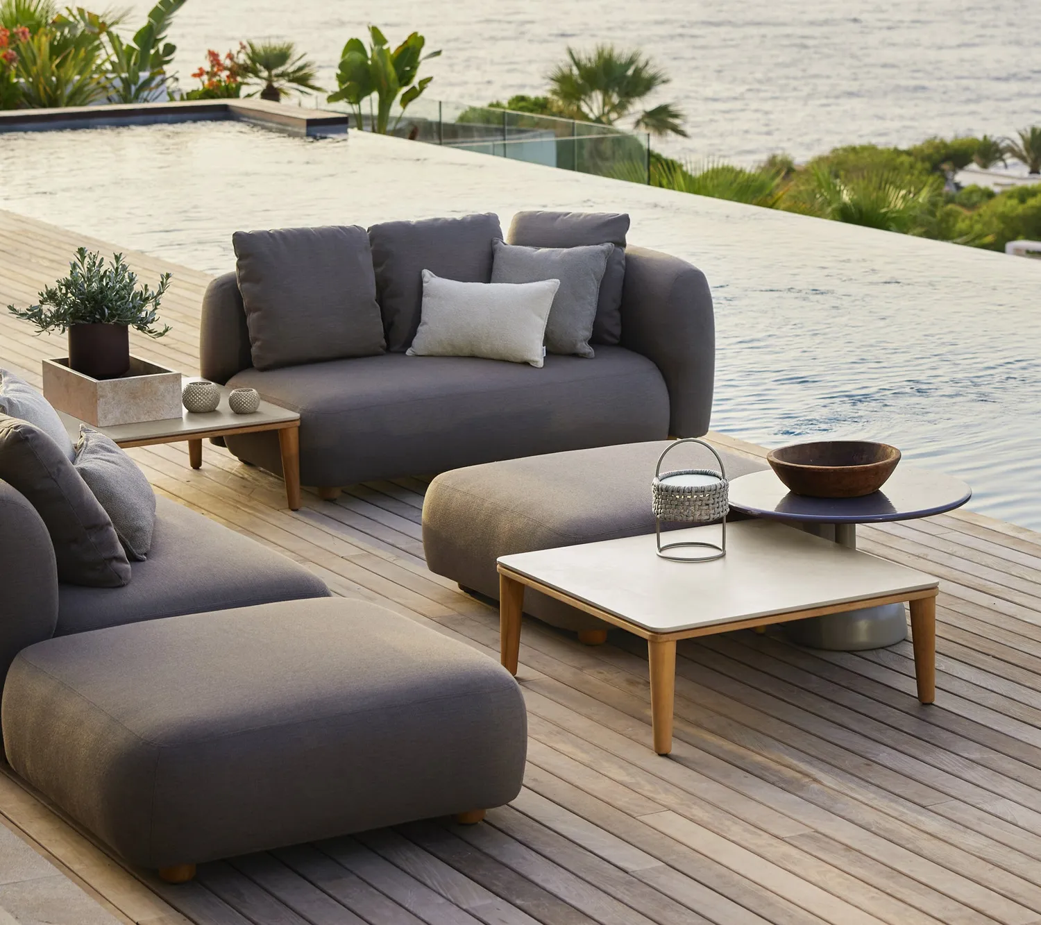 Cane-Line Capture sofabord 85x85 teak keramik taupe