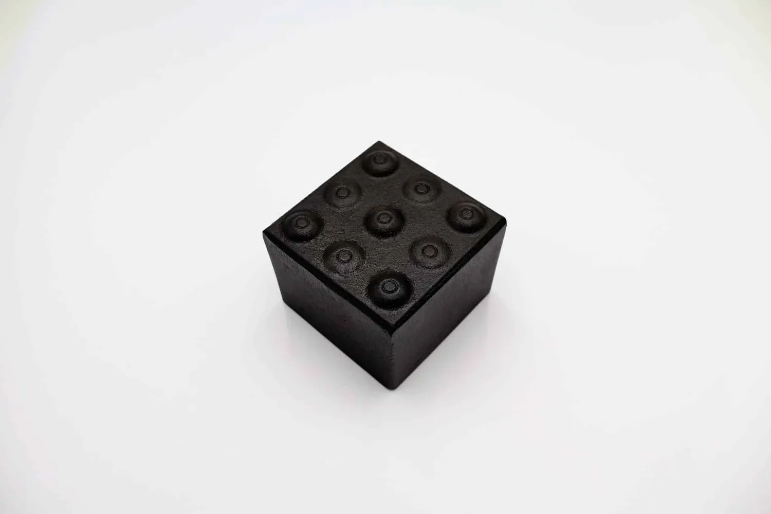 GH Form Pictoform 26 flise med knopper i støbejern