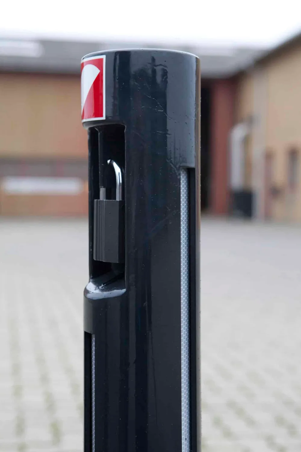 GH Form Plaza brandpullert stål refleks
