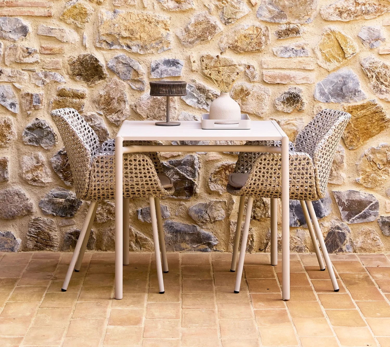 Cane-Line Bliss spisebord 80x80 cm sand aluminium