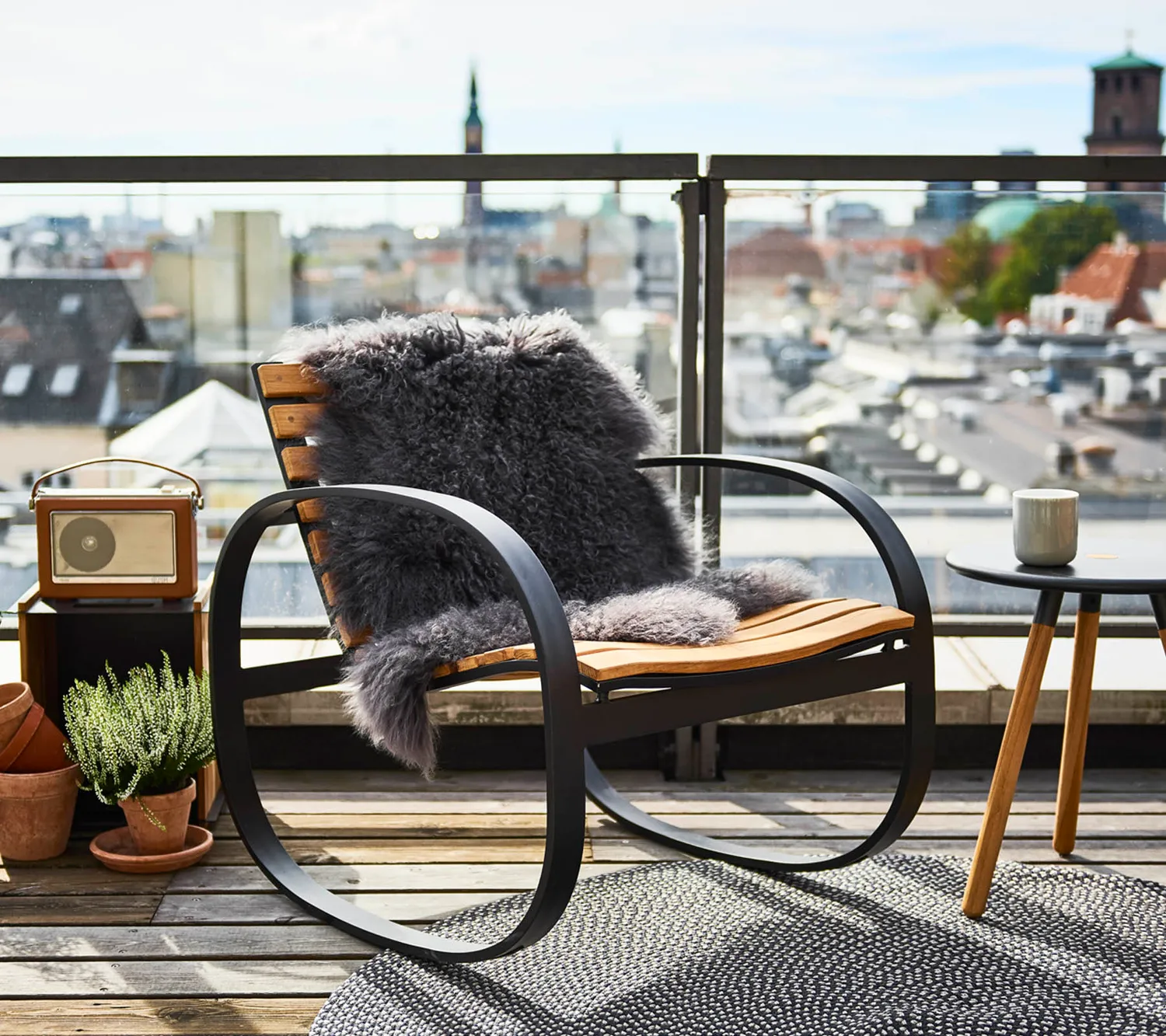 Cane-Line Parc gyngestol i teak lava grey aluminium