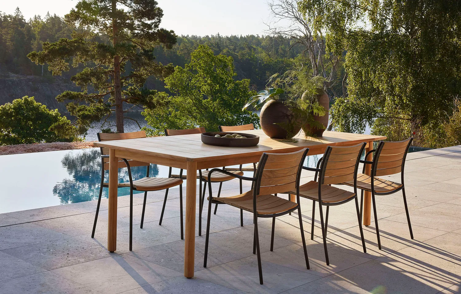 Skargaarden Sundal dining armchair spisestol teak sort