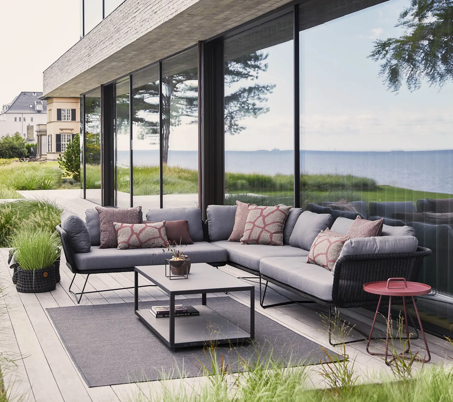 Cane-Line Circle udendørstæppe 240x170 cm dark grey