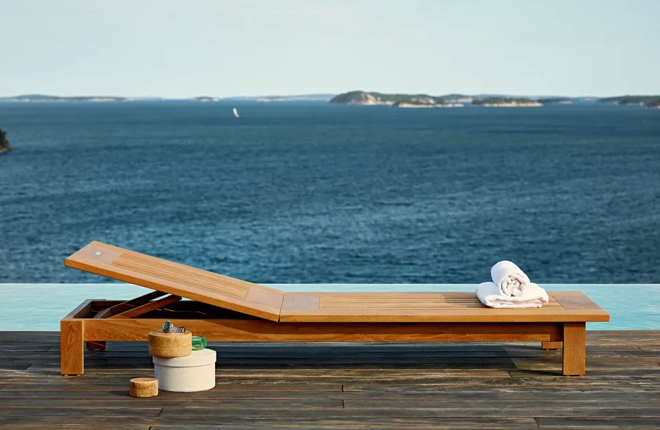Skargaarden Skanör solseng i teak med hjul nature grey