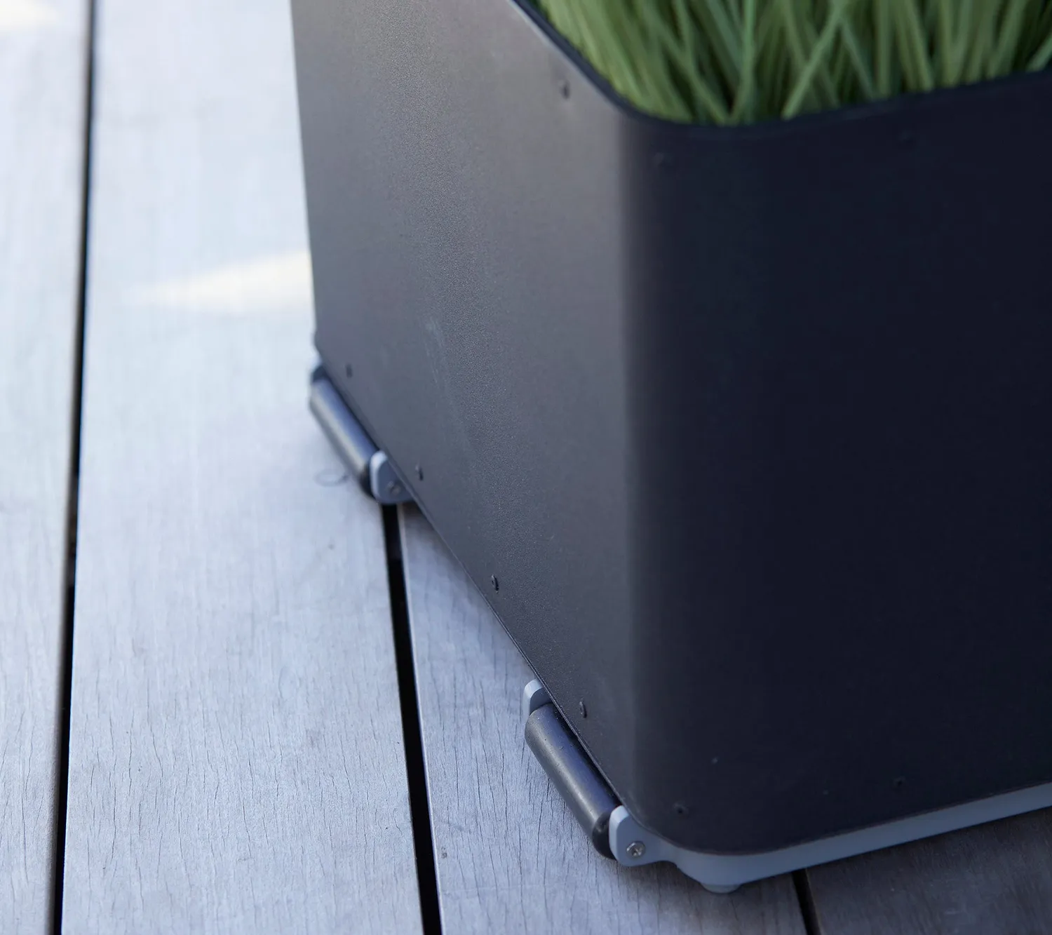 Cane-Line Grow parasolfod aluminium lava grey med hjul