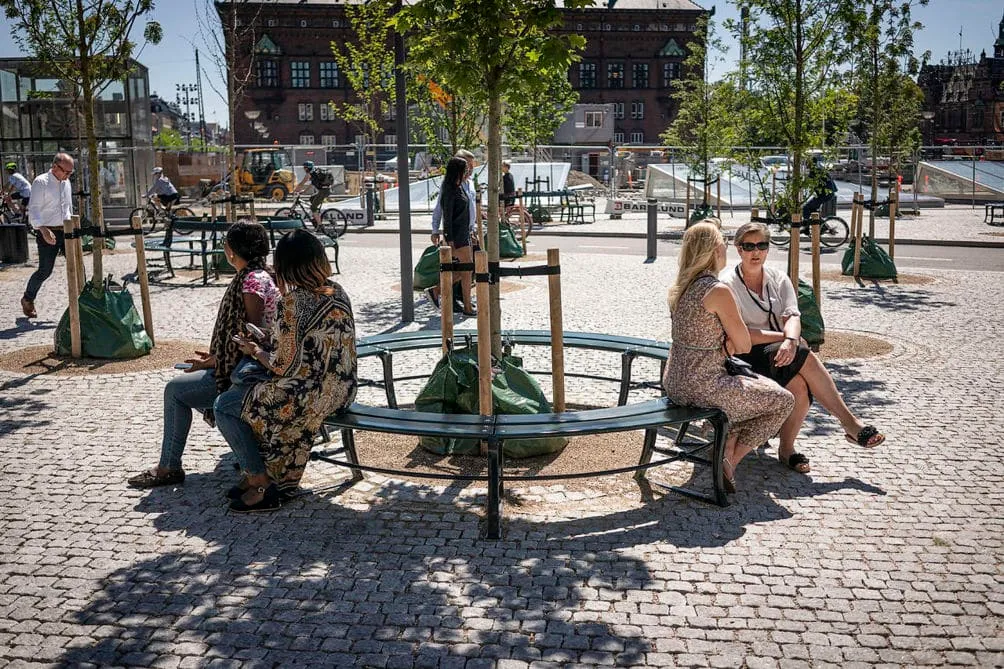GH Form Københavner rundbænk mahogni Ø1800/Ø3000 udendørs