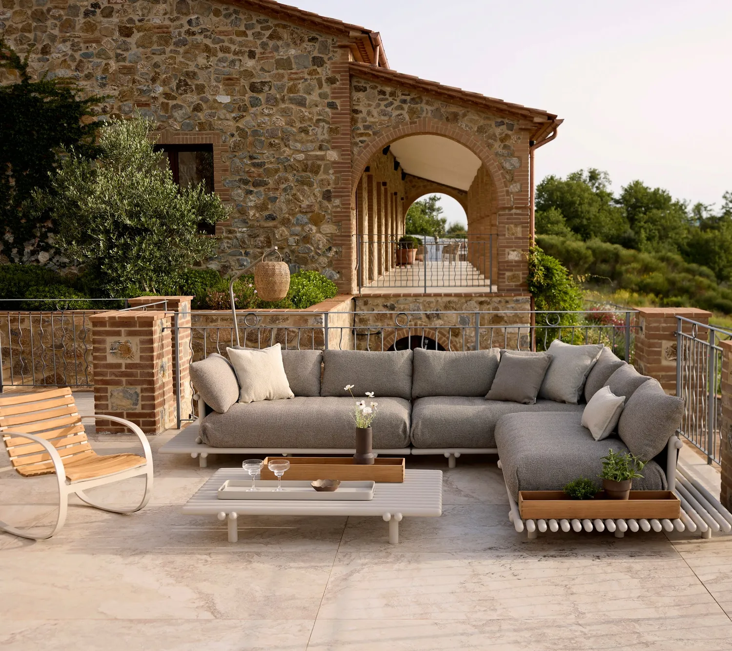 Cane-Line Parc gyngestol i teak lava grey aluminium