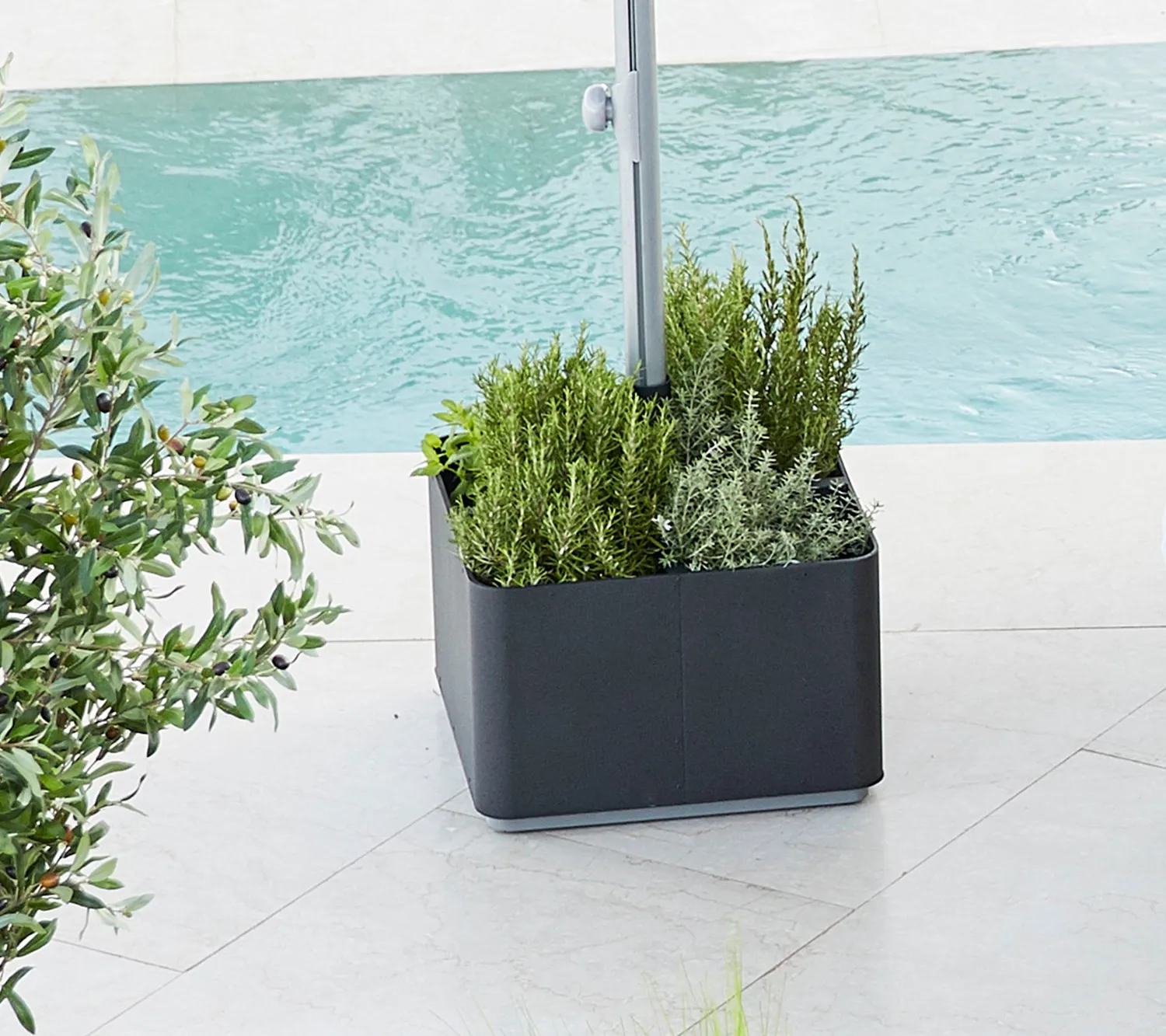Cane-Line Grow parasolfod aluminium lava grey med hjul