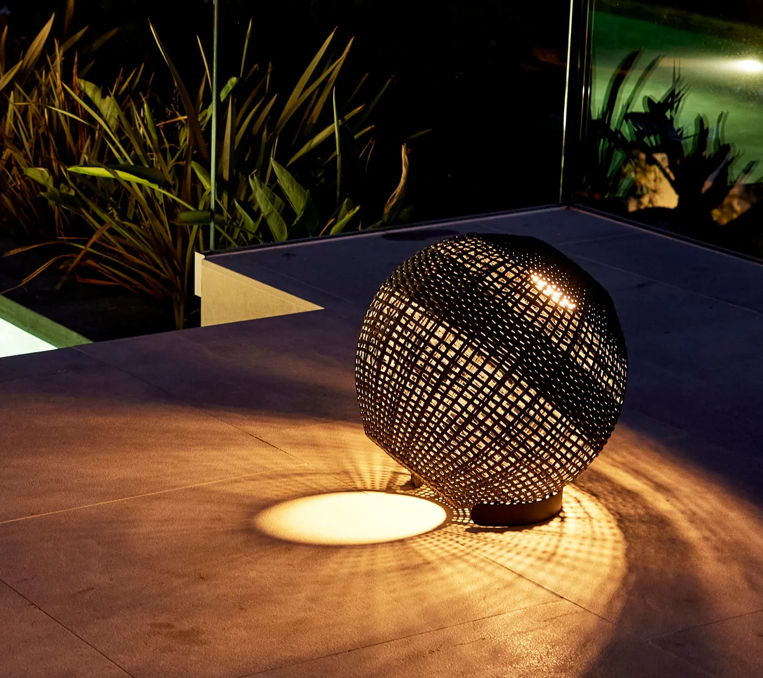 Cane-Line Illusion rund lampe Taupe Soft Rope Solar