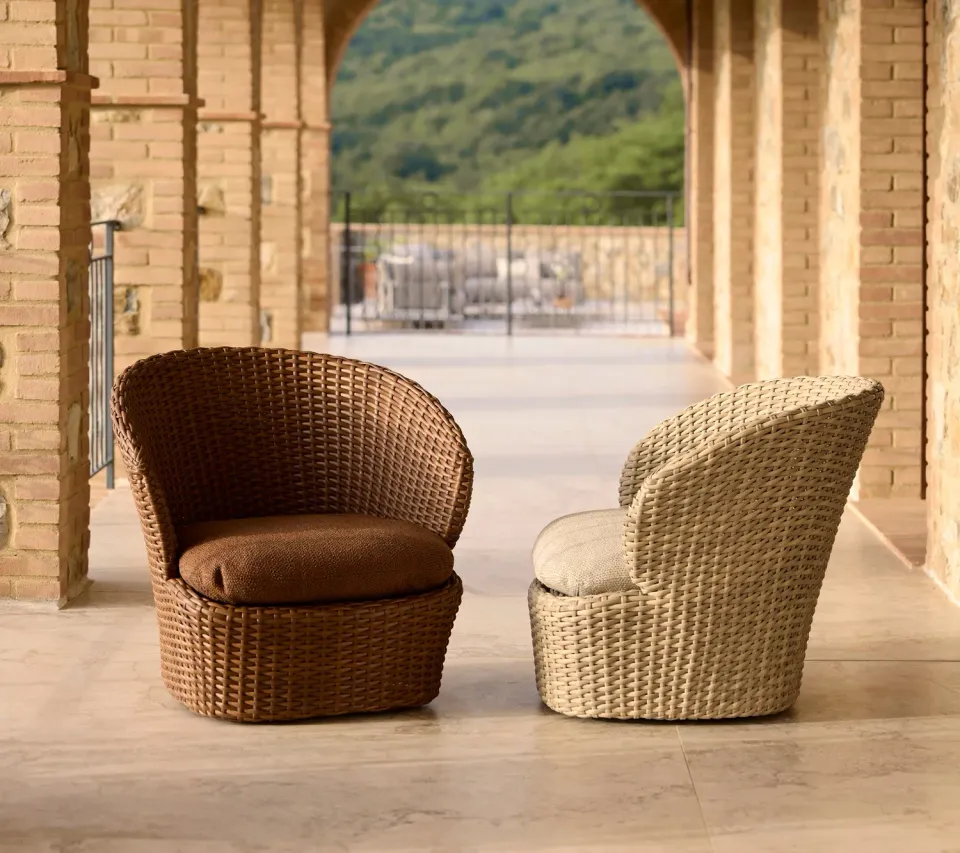 Cane-Line Coast loungestol med drejefunktion sand